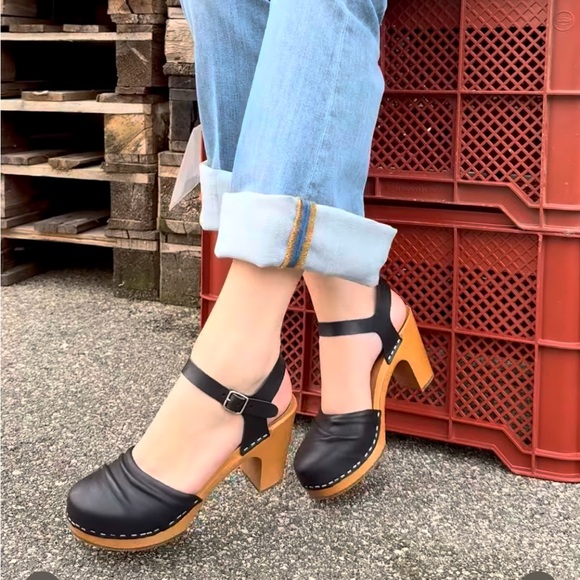 Free People Swedish Hasbeens Wrinkled Black Sandal Best Style🌈 ♥️ - Picture 8 of 10